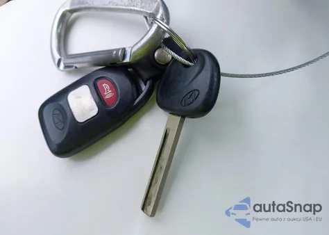 2013 Hyundai Veloster Base W/Gray from USA, damaged, VIN KMHTC6ADXDU092804